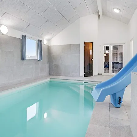 Luxury Pool Retreat In Kegnaes Hébergement de vacances *