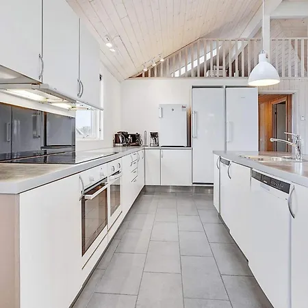 Luxury Pool Retreat In Kegnaes Vakantiehuis Høruphav